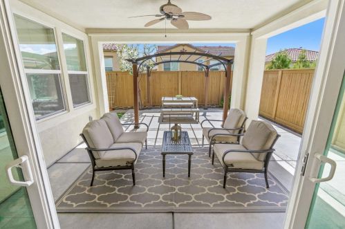 2994 Beatty Dr, Folsom CA  95762-7000 exterior