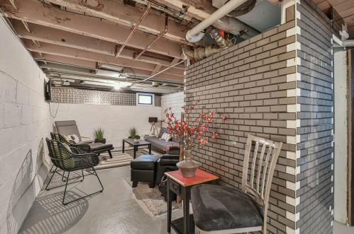 4135 1 Pl, Milwaukee WI 53207-4311 exterior