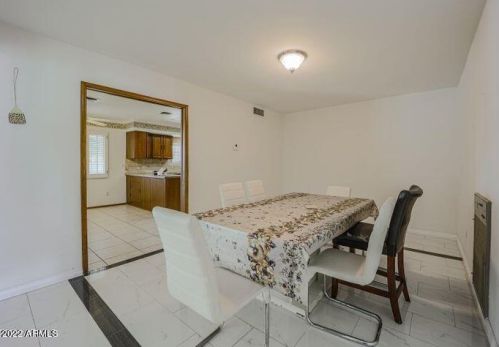 4225 Country Gables Dr, Phoenix AZ  85053-4561 exterior