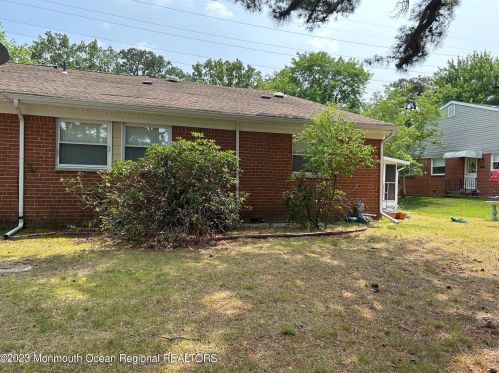 101 Conestoga Dr, Lakehurst NJ 08759-1984 exterior