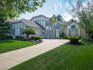 17739 Plymouth Row, Cleveland, OH 44136-7074