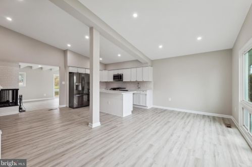 4000 Javins Dr, Alexandria VA  22310-2037 exterior