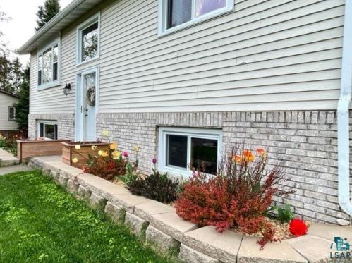 1215 Joshua Ave, Duluth MN 55811-4559 exterior