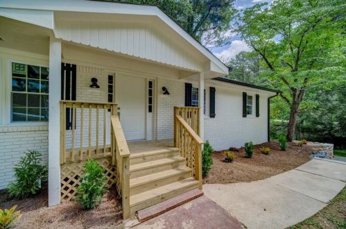 4393 Creek Valley Ct, Atlanta GA  30331-6515 exterior