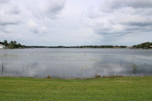 13728 Orange Sunset Dr, Tampa FL 33618-3334 exterior