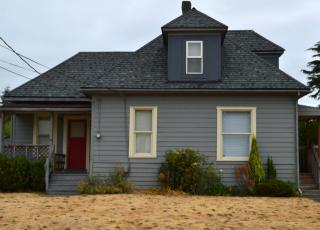 8701 Corliss Ave, Seattle WA  98103-4134 exterior