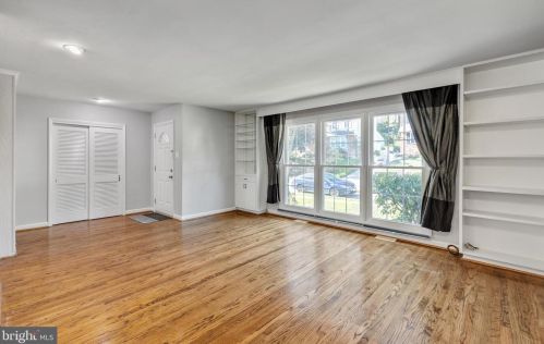 209 Foster Ave, Pittsburgh PA 15205-2352 exterior