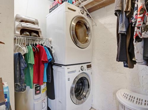 570 25 St, Naples FL 34117-3241 exterior