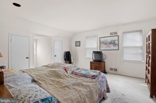 7907 Ivymount Ter, Rockville MD 20854-3753 exterior