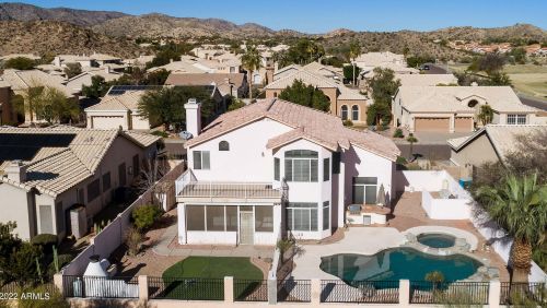 2737 Amberwood Dr, Phoenix AZ 85045-4208 exterior