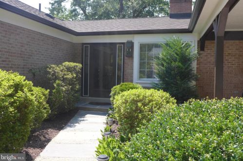 10320 Bells Mill Ter, Rockville MD  20854-4030 exterior