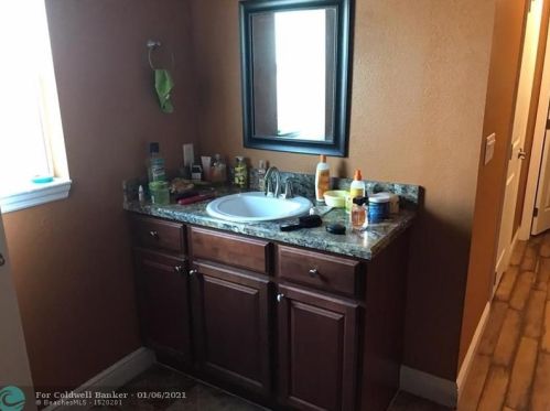 570 Ryder Rd, Fort Pierce FL 34953-6003 exterior