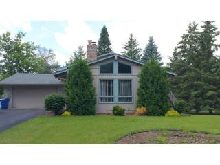 2777 Helen St, Saint Paul, MN 55109-1608