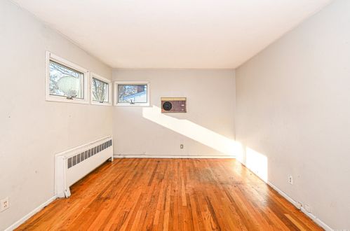 50 Great East Neck Rd, Babylon NY 11704-7631 exterior