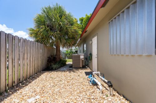 2547 11 Ct, Boynton Beach FL 33426-7812 exterior