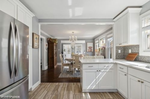 83 Jacoby St, Maplewood NJ 07040-3025 exterior