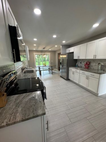 580 Longford Dr, Rochester MI 48309-2415 exterior