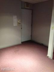 210 Main St, Manchester CT  06042-3552 exterior