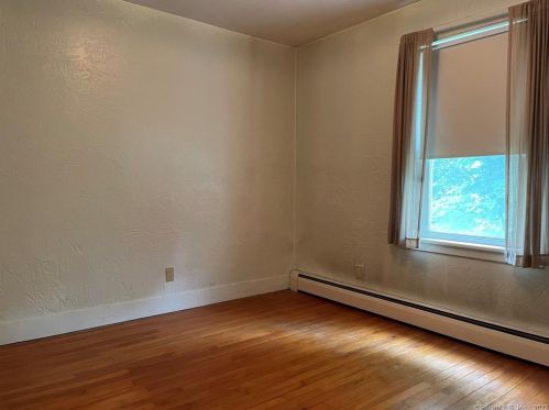 437 Putnam Rd, Killingly CT 06239-2005 exterior