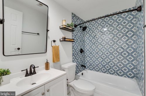 145 U St, Washington DC 20001-2338 exterior