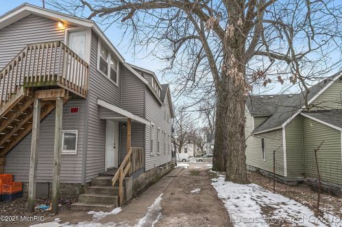 701 Vries St, Grand Rapids MI 49503-8118 exterior