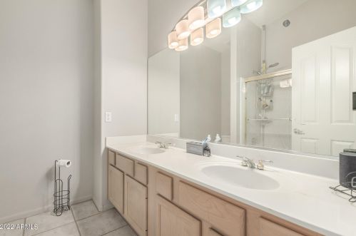 4564 Chisum Trl, Phoenix AZ  85050-8525 exterior