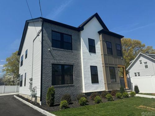 1526 3rd St, Plainfield, NJ 07063-1212