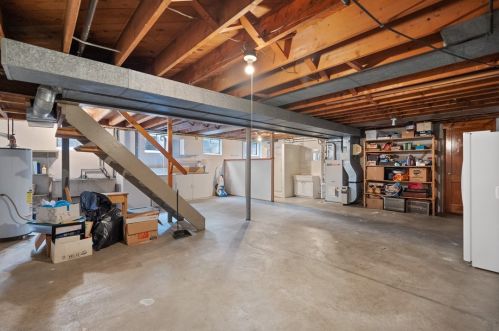 77 Observatory St, Manor PA 15665-9748 exterior