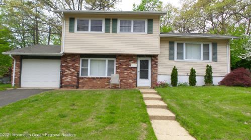 28 Alaska Ave, Jackson Twp, NJ 08527-1829