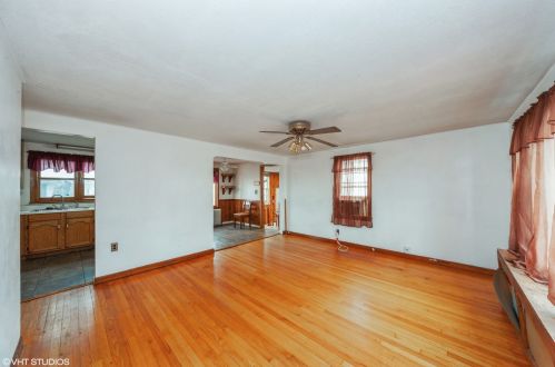 1816 Kellogg Ave, Waukegan IL 60087-4705 exterior