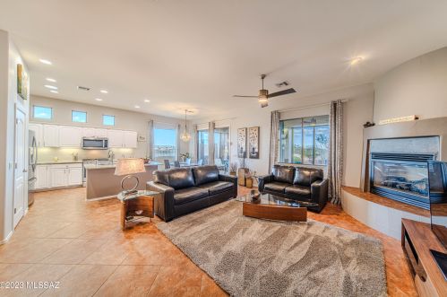 2432 Bassett Peak Dr, Green Valley AZ 85622-8116 exterior