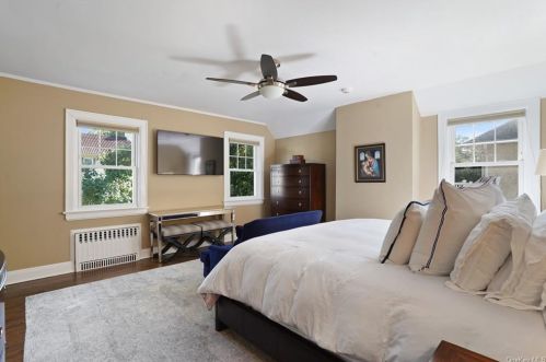 45 Carwall Ave, Mount Vernon NY 10552-1211 exterior