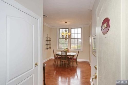 4202 Rio Vis Dr, Mahwah NJ 07430-4510 exterior