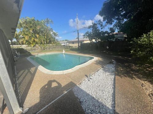 2242 3rd Ct, Boca Raton FL  33431-7433 exterior