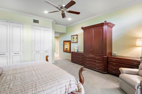 9 Hampshire Ln, Boynton Beach FL 33436-7414 exterior