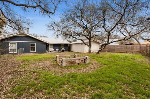 2200 Bahama Rd, Austin TX 78733-1207 exterior