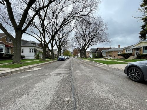 4951 Mcvicker Ave, Chicago IL  60630-1922 exterior