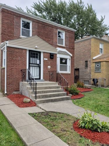 8743 Kimbark Ave, Chicago, IL 60619-7019