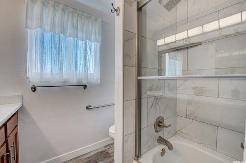 318 David Cir, Sandy UT 84070 exterior