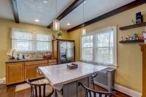 2106 34, Milwaukee WI 53215-2301 exterior