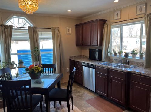 28 Grappone Dr, Concord NH  03301-7417 exterior