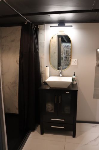 559 37th St, Chicago IL 60609-1063 exterior