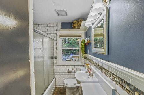 84 Harris Ave, Providence RI  02903-1012 exterior