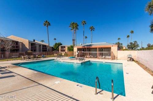 7550 12th St, Phoenix AZ  85020-4571 exterior