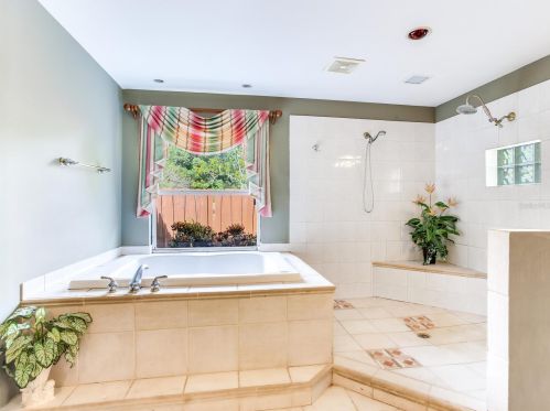 12607 51 St, Tampa FL 33619-1418 exterior