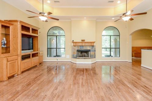 8827 Catamaran Way, Montgomery TX 77316-6881 exterior