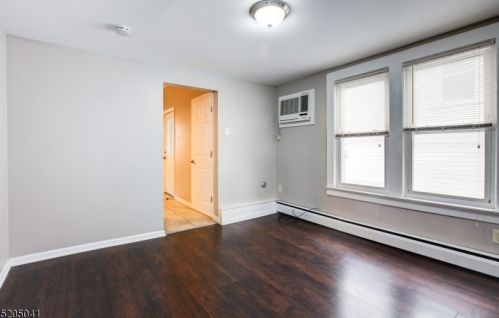 170 Oliver St, Newark NJ 07105-2007 exterior