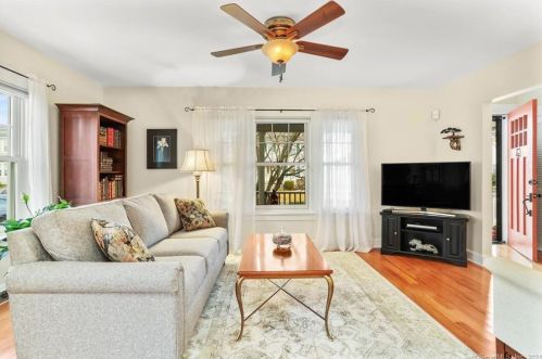 41 Hubbell Pl, Milford CT 06460-5037 exterior