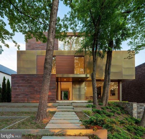 3131 Chain Brg Rd, Washington DC 20016-3301 exterior