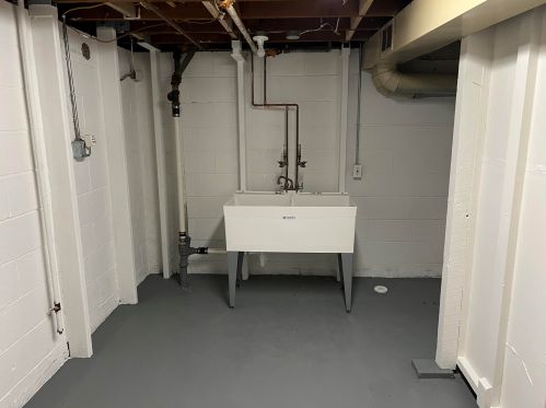 8750 Bender Ave, Milwaukee WI 53218-1018 exterior